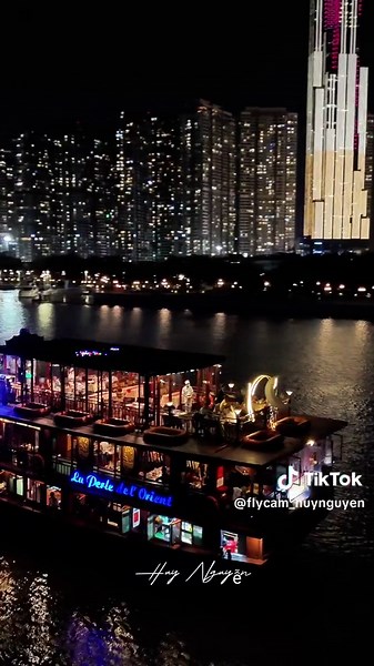 Công Viên Vinhomes Tân Cảng và Bãi Cỏ Chill Dưới Chân Landmark 81