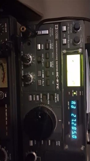 IC-R70 in action... (Mr. P.O. Mendez-69) Co-Op City Bronx N.Y.C.