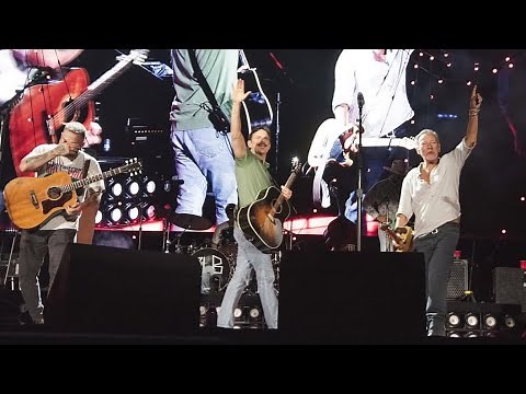 Zach Bryan, Bruce Springsteen, Kings Of Leon ‘Atlantic City’ LIVE at MetLife