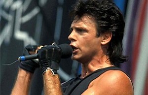 ¿Cómo luce hoy el cantante y actor Rick Springfield, el intérprete de la canción “Jessie’s Girl”? | Guioteca.com