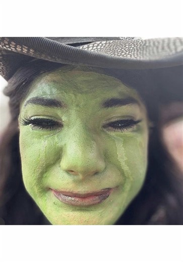 Elphaba's Unique Lipstick Inspiration and Application