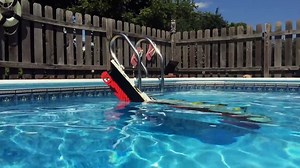 Sinking LEGO Titanic (2)