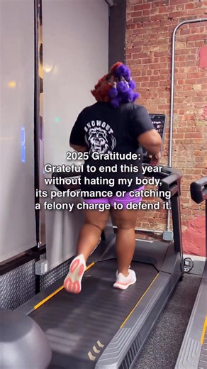 2025: I’m thankful for these 🔥 legs and Christmas Ham of a booty I’ve built off powerlifting gains, loads of running and walk breaks fueled by the tears of salty heaux in the comment section. I hope 2026 offers its finest version of electrolytes and continue blessing me with the love of community. | Running Fat Chef