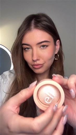 Here we GLOW! 🤩 @olgabeez on IG tries 🆕 Halo Glow Silky Powder Highlighter: available now on elfcosmetics.com and the e.l.f. app. 💕 Why you’ll love it: 🌟 Ultra-silky, soft-touch powder highlighter with a luminous finish 🌟 Finely milled micro-shimmer blends into skin for a glassy glow 🌟 Long-lasting formula is cake-resistant and crease-resistant with a non-greasy feel 🌟 Available in 5️⃣ shades! 🌟 Pair it with High Points Highlighter Brush ($6) for easy as e.l.f. application Shade featured