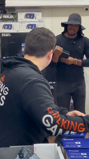 117K views · 12K reactions | 﫣Trajo un play 4 dañada… y salio con una 5 (no pregunten cómo)類 朗-PS5 DIGITAL SLIM 1TB SSD RD$27,995 -PS5 DISCO SLIM 1TB SSD RD$32,950 ☺-WHATSAPP: 829-629-9661-☺ -THE KING OF GAMES- #game #viralvideos | Grupo King 2 | Facebook