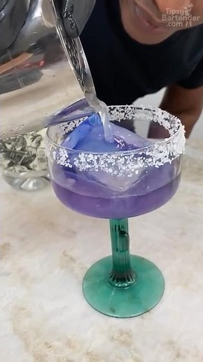 Magical Color Changing Margarita #cocktail