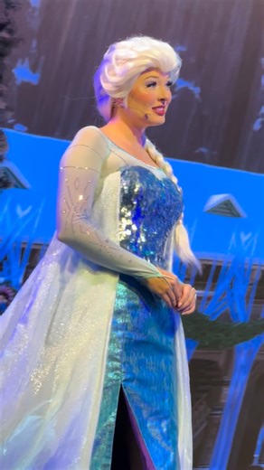 When We’re Together! 🩵🌻🧊☃️🎶 Frozen Sing Along Celebration ❄️🎶🎊🎄🎁 12:30pm Show ✨ Video captured on November 18, 2025 📷 #elsa #anna #kristoff #olaf #whenweretogether #frozensingalong #frozen #arendelle #waltdisneyworld #disneyshollywoodstudios #filmingdisneymagic #cinematography #november18 #2025 ✨🩵🌻🧊⛄️🎶 | Jo Ann Stephanie Wong