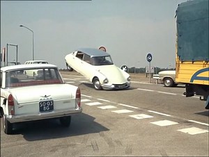 Jacques Tati : Trafic (1971) - Seq 01 [muted]