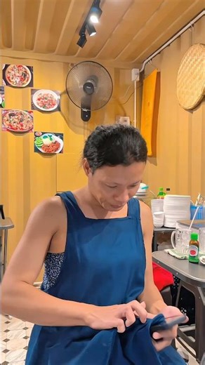 Let me wipe my phone clean real quick 🤨 #Funny #comedy #Haha #FunnyClip #StressRelief #Humor