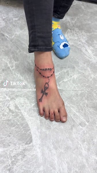 和彫りとレタリングで作るタトゥーデザイン