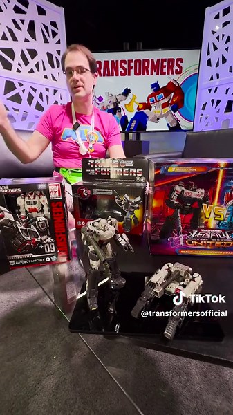 Hey Transformers fans, in case you missed it here is a recap of reveals from yesterday's panel at SDCC. What are you most excited to add to your collection? #TransformersCollection