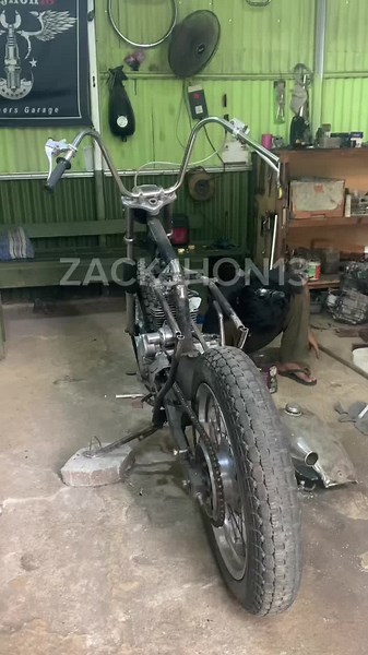 Rebuild XLCH Iron Head: Chopper Customization Unveiled