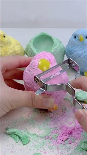 ASMR DIG A MYSTERY FUFUSQUISHY ROBLOX CHICK KIT!!