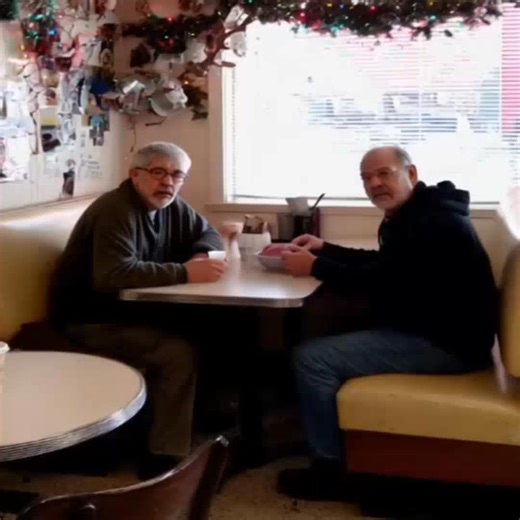 🚧 My two best friends and I promised to meet on Christmas Day after 30 years — but instead of Rick, a woman our age approached our table and said, “I need to tell you something important.” When we were thirty, we made a pact we thought was bulletproof. No matter what happened — marriages, divorces, kids, careers, continents — we would meet again in thirty years. Same place. Same day. No excuses. Christmas Day. Noon. The old diner in our hometown. Back then, it felt invincible. We joked that we’