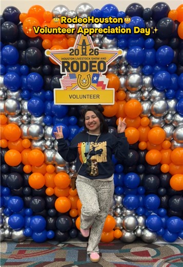 10/10 recommend attending the Volunteer Appreciation day! ✨ It was my first time going, and even tho it starts early and it’s during the day, it worked out for me! 🫶🏼 An email was sent to ALL rodeo volunteers to register to attend! They had brunch (drinks and breakfast) from 9-11am. They gave us some refreshments, they were doing hat branding, photo op’s, dancing, drinks, and goodies! They also had a recharging room from 12-6pm, where you could get a free massage, snacks, drinks, IV, and more!