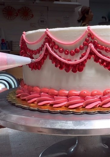 Expert Cake Decorating Tips for Custom Creations