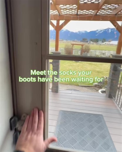 Breathable merino, moisture control, and cushioned support come together for dry, comfortable feet on every hike. | Oboz Footwear