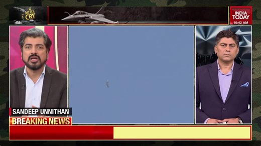 Would Su-75 Checkmate, a single engine stealth fighter meet India's air staff requirements? Sandeep Unnithan shares more details. Listen in #Russia #India #AMCA #SU57 #BattleCry | Guarav Sawant | India Today