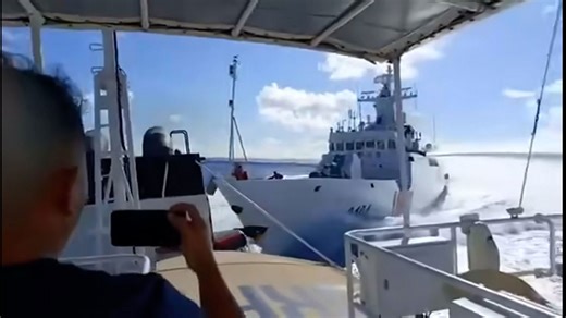Chinese ships collide while pursuing Philippine boat