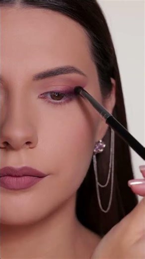 Como fazer uma maquiagem linda e fácil 😘