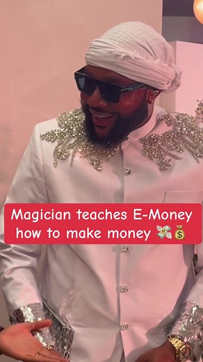 How a Magician Teaches E-Money to Make Money with Magic Tricks