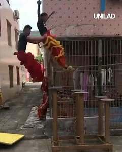 965K views · 6.8K reactions | This is a traditional Chinese lion dance 女  | UNILAD | Facebook