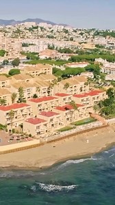 Say hola to Doña Lola 🌴👋 Take a second to fill your feed with that summer glow. Experience relaxation at our self-catering resort, where palm-lined pools and endless sunshine beckon. Book your Spanish getaway directly and save with Macdonald Hotels & Resorts. Unlock the magic of Costa del Sol: https://bit.ly/44It994 | Macdonald Hotels & Resorts