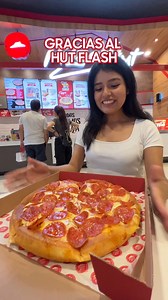 #HutFlash, solo hoy miércoles 09 lleva una pizza grande a solo S/10.90 disponible solo para llevar. ¡Correeee! 💨👟 #PizzaHut #Pizza #Promo | Pizza Hut