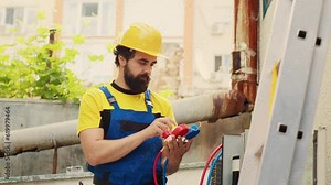 Capable specialist contracted by customer to detect HVAC system issues, tracking nitrogen pressure loss and adjusting superheat and subcooling level values measured by manifold gauges