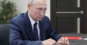 Putin reforça poderio militar russo com seis novos navios de guerra