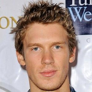 Mitch Ryan – Age, Bio, Personal Life, Family & Stats | CelebsAges