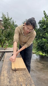 Meet the Chinese Rural Craftswoman Preserving Ancient Woodworking—Her Handmade Saw Is a Masterpiece! #diy #woodworking #handmade #viralvideo #foryou #villagelife #carpentry #asmr #traditional #craft #chinese | 乡村灵子