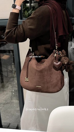 Try On Tulia Bag Mossdoom: Perfect for Your Outfit