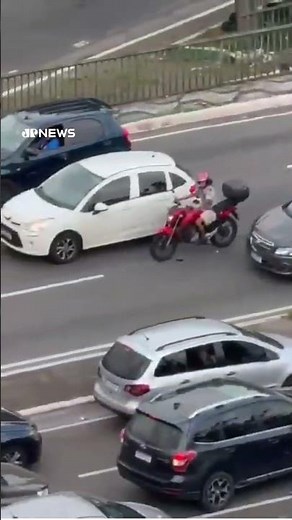 Policial civil dispara fuzil e impede fuga de quadrilha suspeita de furtos em SP