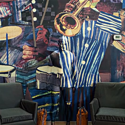 Movies & Memes on Instagram: "Project Power (2020) is an action and science-fiction film that explores the idea of absolute power and its consequences. The story takes place in New Orleans, where a mysterious drug called Power appears, capable of giving users superpowers for five minutes. The problem is that no one knows what ability they will get: anything from invincibility and super strength to deadly effects. The story follows three main characters: a former soldier determined to find his mi