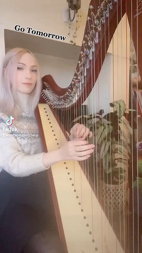 🎵Robyn🎵 | The Haunting of Hill House main theme… for all of my horror fans 👻 . . . . #hauntingofhillhouse #hauntingofblymanor #gotomorrow #horror... | Instagram