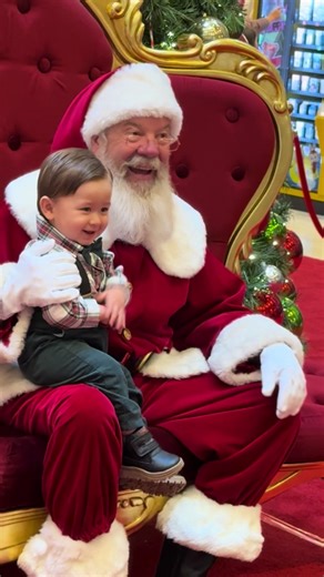 First Time Meeting Santa Claus Reaction