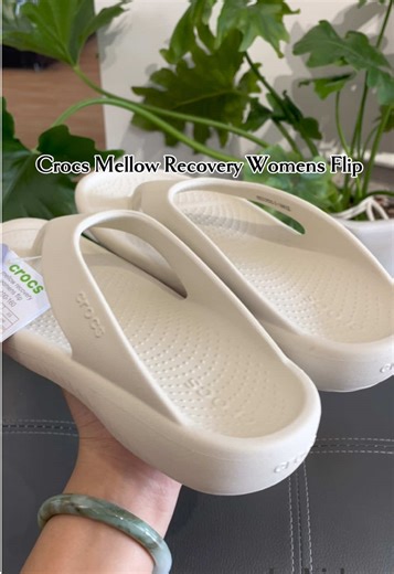 စီးရတာ တော်တော်လေး အိပြီး သက်သောင့်သက်သာ ဖြစ်စေတဲ့ ဖိနပ်လေး ရှာနေတယ်ဆိုရင် Admin တို့ ဆိုင်မှာ Crocs ရဲ့ Mellow Recovery Women Flip-Flop လေးရောက်ထားပါပြီရှင် 🥰 📍Instock ✅100% Authentic 📍𝐒𝐡𝐨𝐩 𝐀𝐝𝐝𝐫𝐞𝐬𝐬: 𝟑𝟓 𝐒𝐭, 𝟕𝟎 𝐱 𝟕𝟏 𝐒𝐭, 𝐌𝐝𝐲 (လမ်းရဲ့ မြောက်ဘက်အခြမ်းမှာ ရှိပါတယ်) 🕰️ 𝐎𝐩𝐞𝐧 𝐇𝐨𝐮𝐫: 𝟗𝐀𝐦 𝐭𝐨 𝟔:𝟑𝟎𝐏𝐦 ပိတ်ရက်မရှိ ဆိုင်ဖွင့်ပါတယ်ရှင့် ☎️ 𝟎𝟗 𝟕𝟓𝟒 𝟗𝟔𝟒 𝟗𝟔𝟒 🚚 MDY-COD Available Customer အသစ်များ Deli Fee ကြိုရှင်းရပါမယ်ရှင့် ပို့ဆောင်ချိန် ကြာမြင့်သော မြို့မ