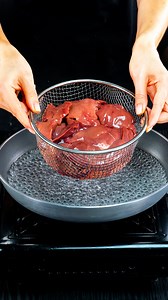 12M views · 105K reactions | The secret that chefs hide! Here's how to make the best liver! Ingredients: water: 1 l (34 pt) chicken liver: 700 g (25 oz) flour: 20 g (0.7 oz) eggs: 3 pc salt: 5 g (0.2 oz) black pepper: 2 g (0.1 oz) scallions: 20 g (0.7 oz) onion: 1 pc carrot: 1 pc mushrooms: 200 g (7.1 oz) red bell pepper: 1 pc salt: 5 g (0.2 oz) black pepper: 2 g (0.1 oz) cheese: 100 g (3.5 oz) | Appetizing.tv | Facebook