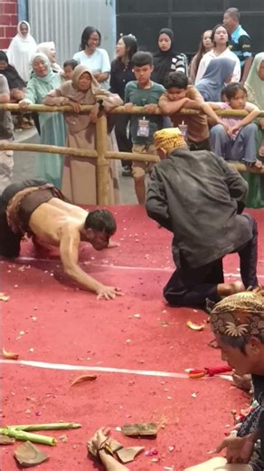 DETIK DETIK penyembuhan barongan #barongan #kesurupan #jaranan #viralshorts