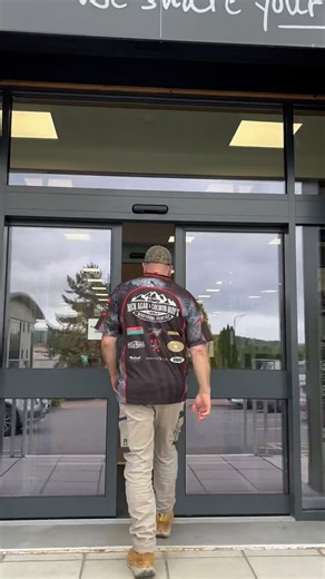 This week, we had the pleasure of having Nick Agar, world renowned woodturner and owner of Nick Agar Studios in the US, visit us at Axminster Tools HQ! We chatted everything woodturning, manufacturing and visited some friends at the store. Take a look at the behind the scenes of what we got up too... 👀 #behindthescenes #woodturning #woodturner #woodwork #woodworking #woodworkingcommunity #axminstertools #tools #reels #reelsintagram #reelsfb #usa | Axminster Tools