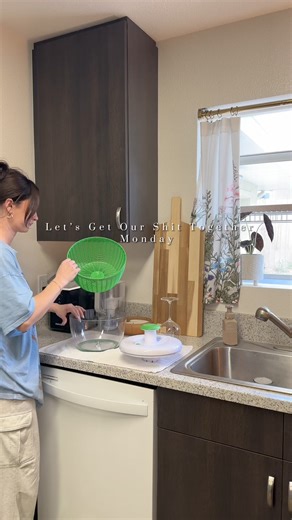 Its been about a week since ive posted..oops 😬😅 #cleaningroutine #cleanwithme #amazonfinds #amazoninfluencer #scrubdaddypartner #scrubdaddy #cleaningmotivation #letsgetourshittogether | Clean Happy Co.