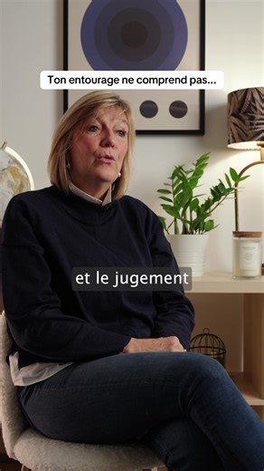 Il y a des personnes en burn-out qui n’osent même pas en parler à leur famille. Pas par manque de confiance… mais par peur du jugement. 👉 “De notre temps, ça n’existait pas.” 👉 “Mais pourtant, tu as tout pour être bien.” Ces phrases-là font très mal quand on est déjà épuisé. Parce qu’en burn-out, on ne se reconnaît plus soi-même. Et on a parfois l’impression qu’on ne s’en sortira jamais. Alors si tu vis ça, ou si quelqu’un autour de toi le vit : ce n’est ni une faiblesse, ni une exagération. C