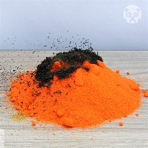 Making volcano-like reaction by mixing chemicals | Life Bites Gallery