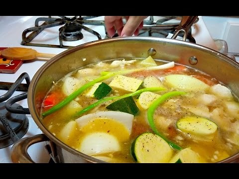 Easy Arroz Con Pollo Recipe / Quick Chicken, Veggies and Rice Recipe