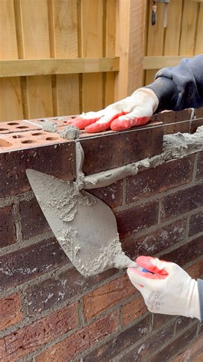 20K views · 347 reactions | Laying bricks to a string line 隣 #bricklaying #asmr #asmrsounds #tradie | J.M.D Bricklaying | Facebook