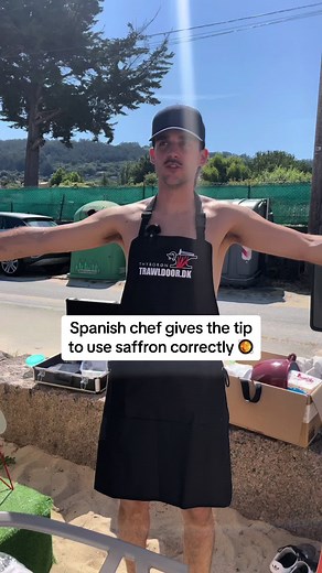 Saffron Infusion Technique for Perfect Paella