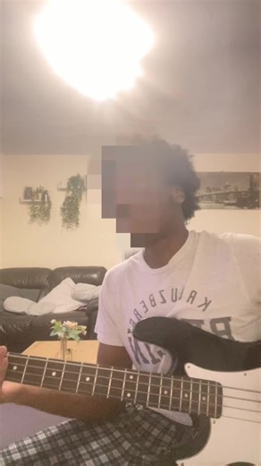 This isn’t really my music but I tried 😹😹😹😹😹 #bassguitar #music