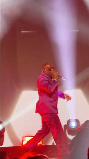Johnny Gill performs rub you the right way live #johnnygill #hollywoodunlocked