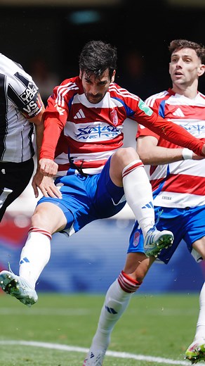 15K views · 151 reactions | Cabezazo de @manutrigueros_14 a la red con dedicatoria especial 殺 #LALIGAHighlights | Granada CF | Facebook